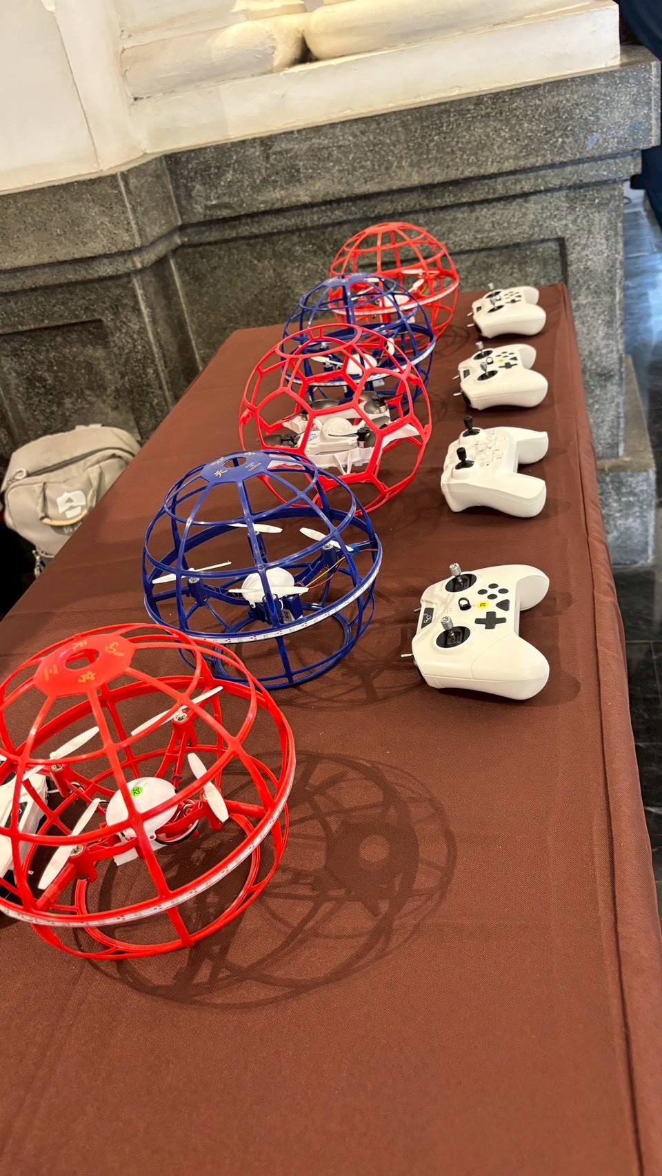 無人機足球教具展示